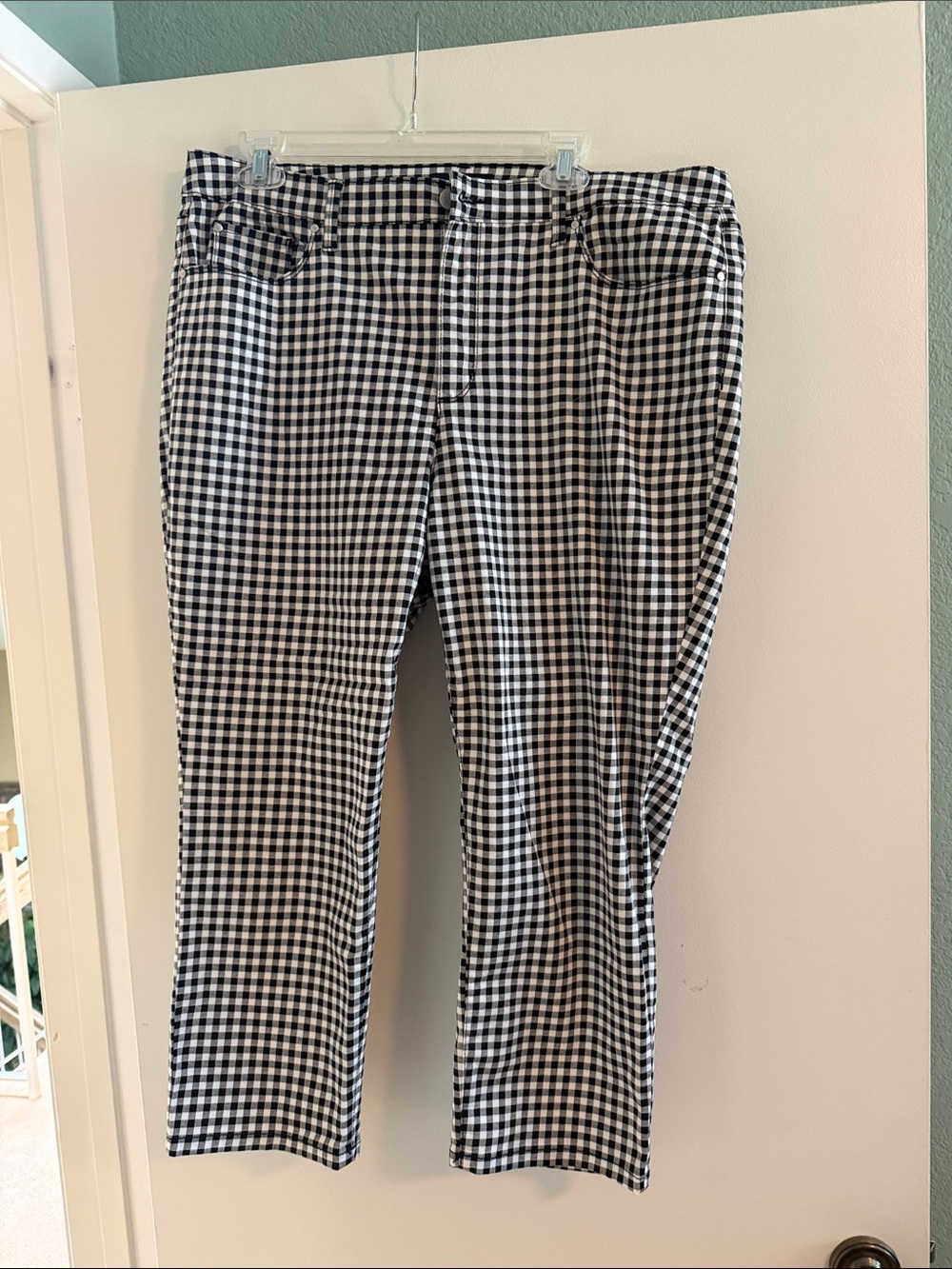 Charter Club Black & White Gingham Bristol Capris